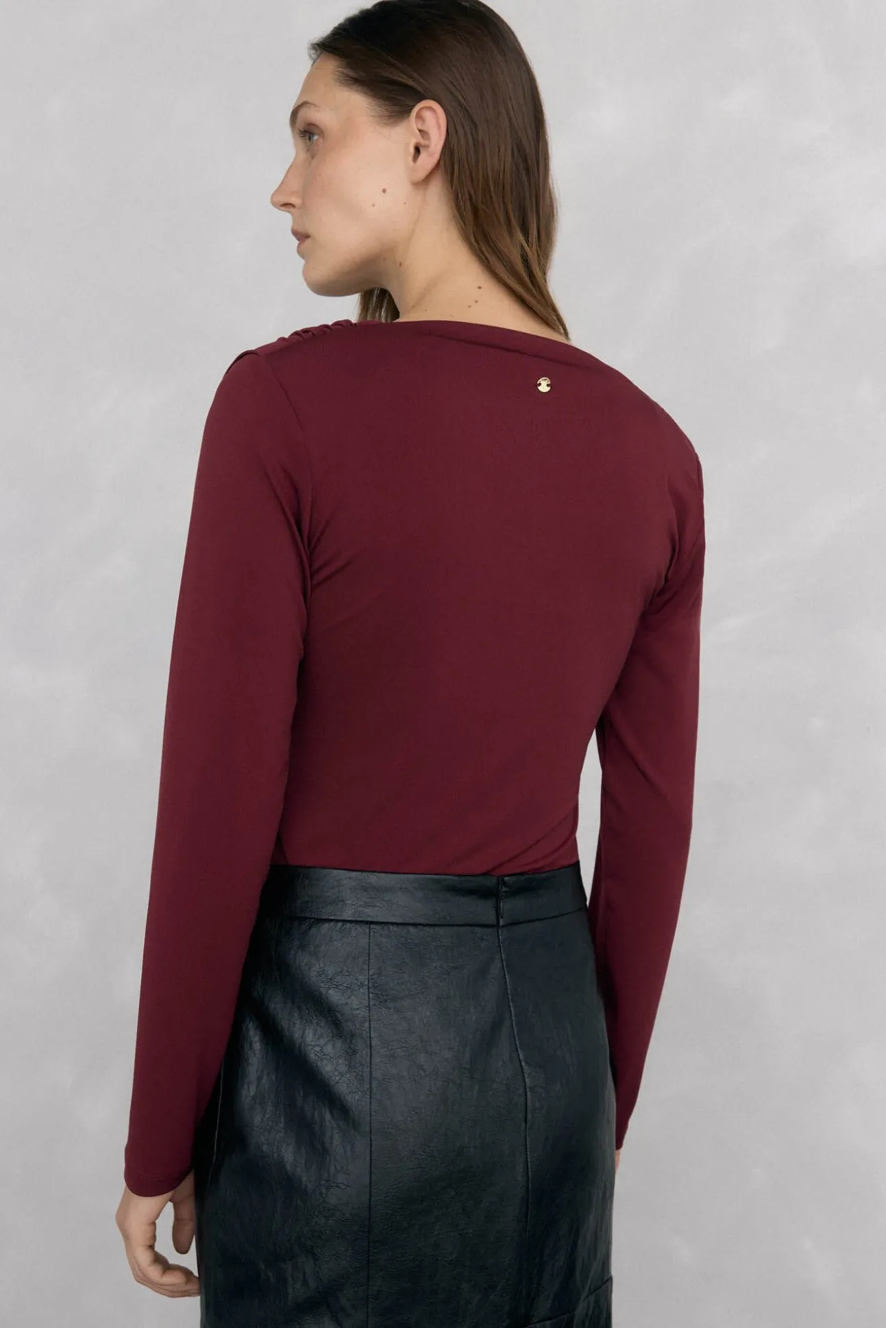 Camiseta escote drapeado