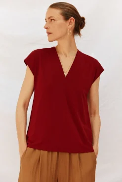 Camiseta estamapda escote pico fruncido