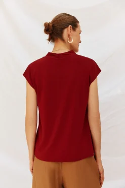 Camiseta estamapda escote pico fruncido