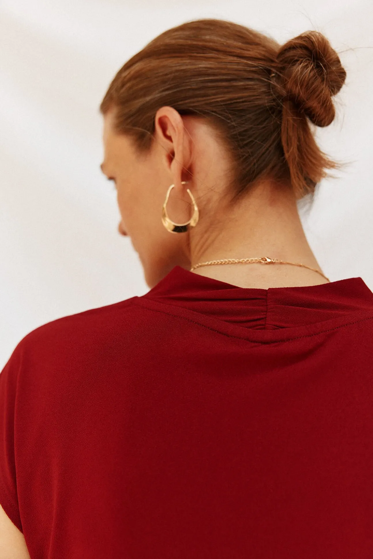 Camiseta estamapda escote pico fruncido