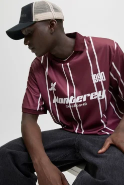 Camiseta estilo deportivo