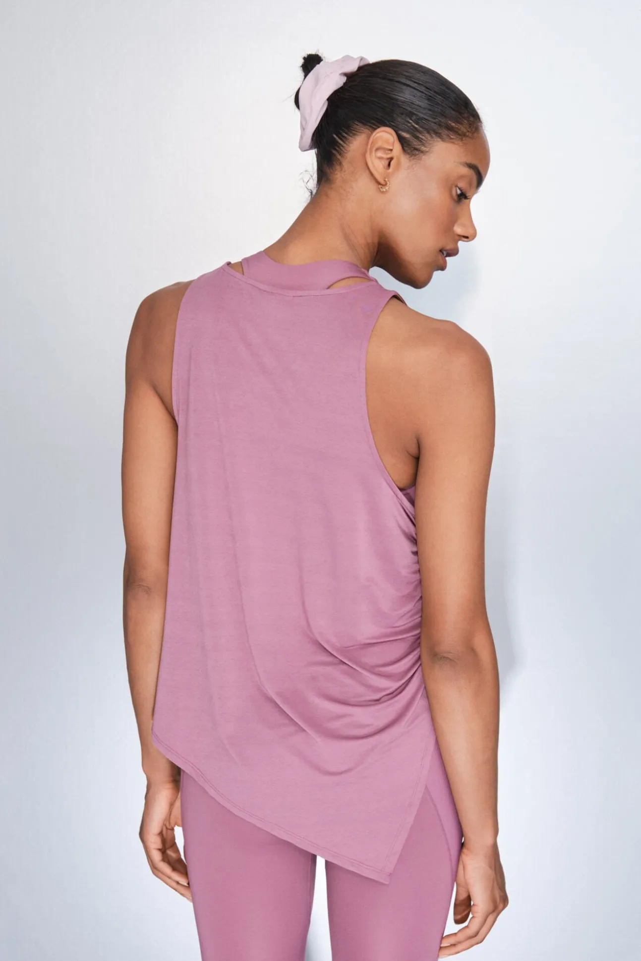 Camiseta halter asimétrica rosa