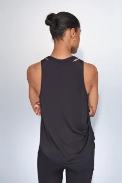 Camiseta halter asimétrica negro