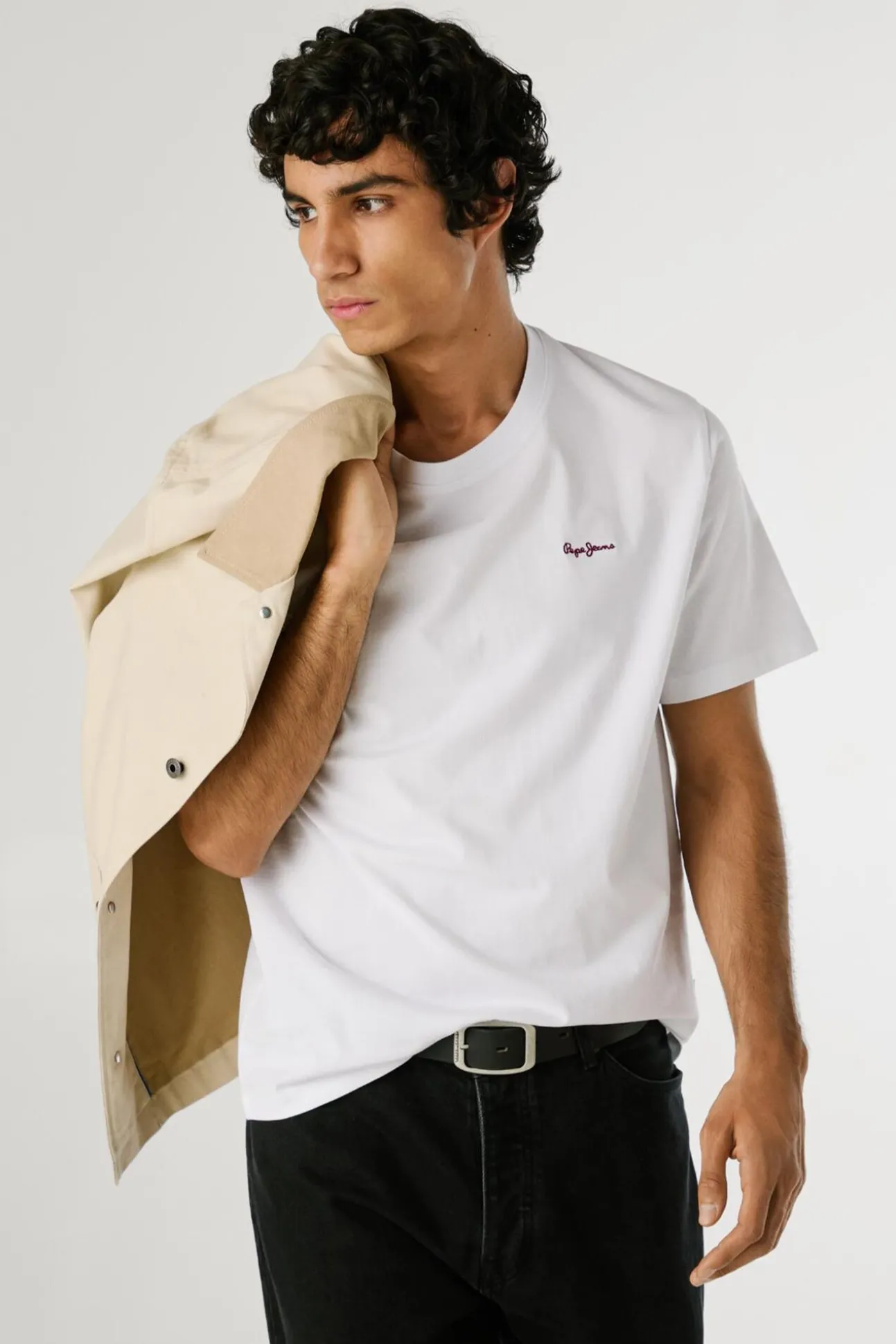 Camiseta Logo Bordado Fit Regular