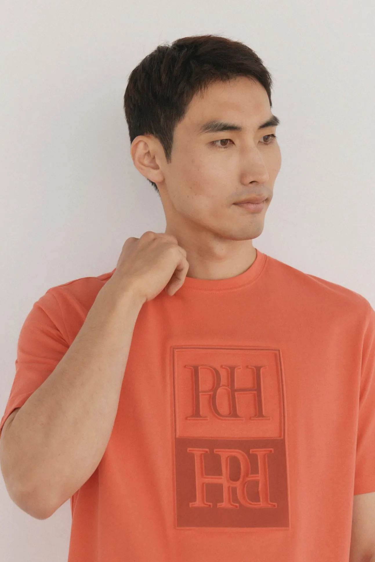 Camiseta logo relieve