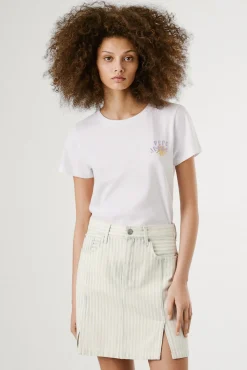 Camiseta manga corta con logo bordado y dibujo trasero.