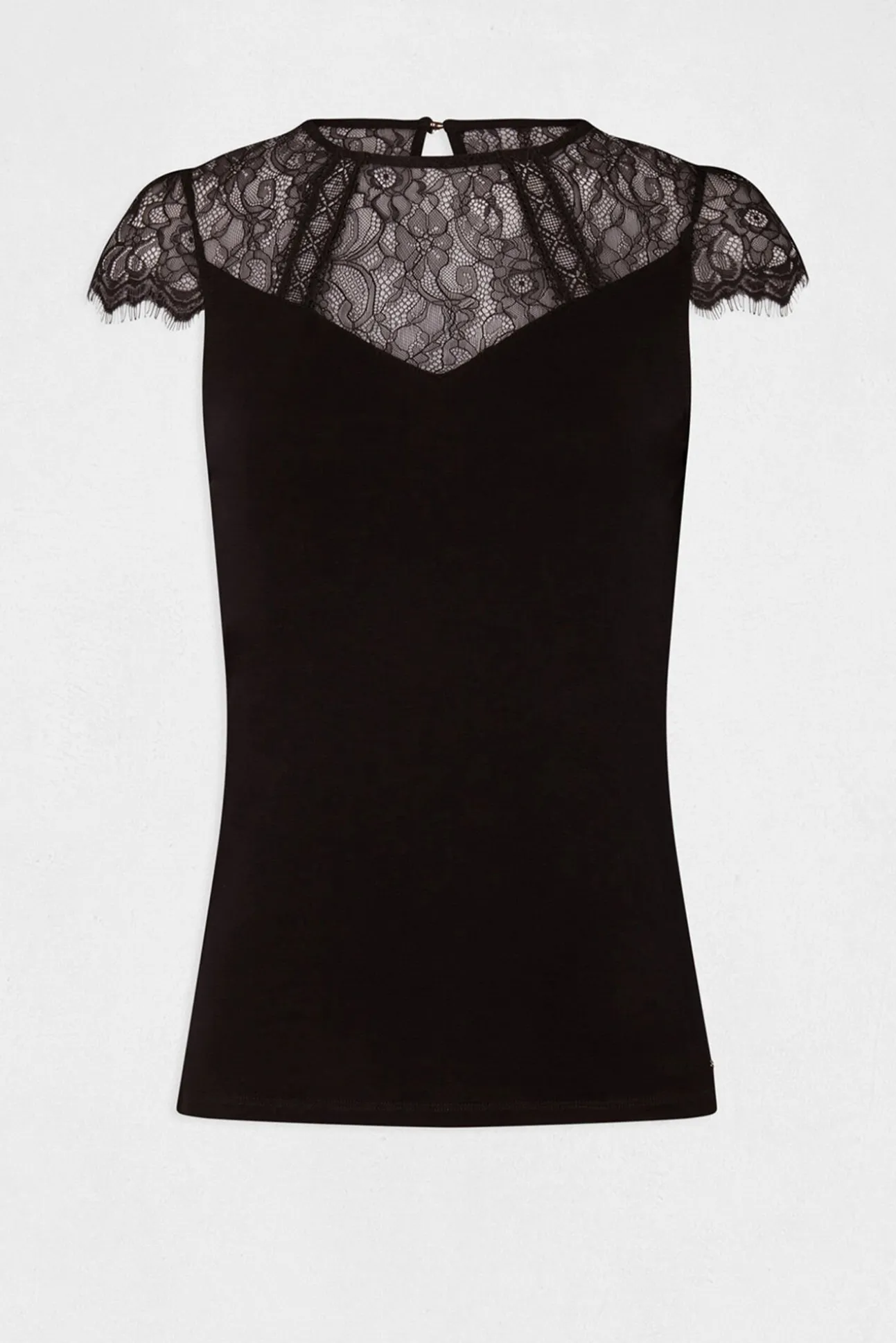 Camiseta manga corta con encaje