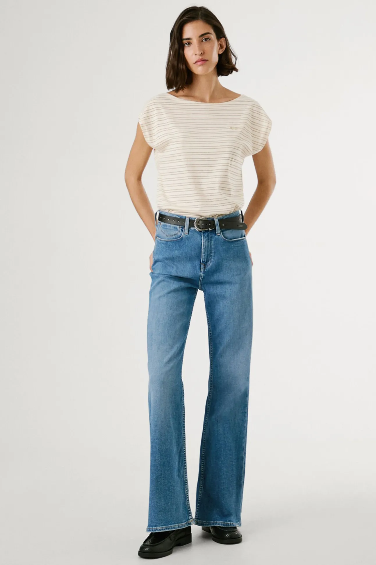 Camiseta manga corta de rayas con abertura trasera