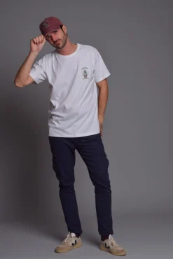 Camiseta Never Stop Exploring