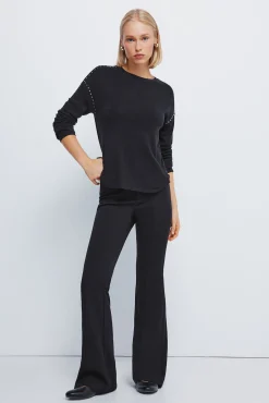 Camiseta punto cortado tachas