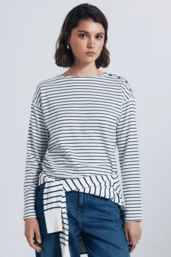 Camiseta rayas botones hombro