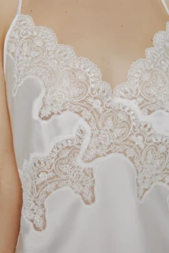 Camisón Ivette Bridal de raso con bordados en blanco