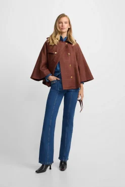 Capa detalles cuero cuadros