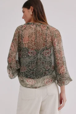 Carolina. Blusa estampada