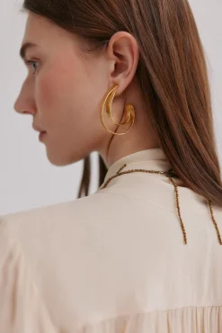 Carrie. Blusa con lazada