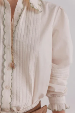 Catalina. Blusa romántica