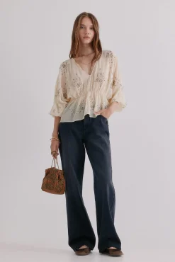 Catena. Blusa bordada