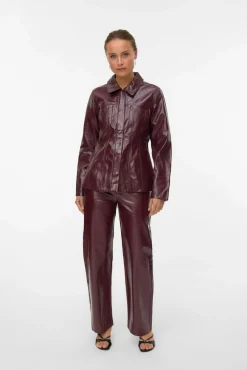 Cazadora ajustada efecto piel