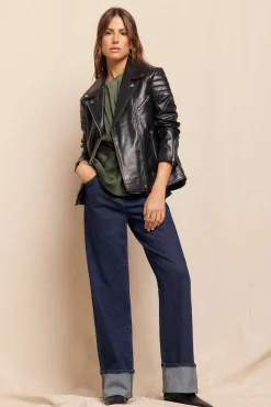 Cazadora biker de napa con acolchado en hombros