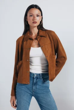 Cazadora bolsillos antelina