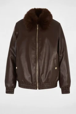 Cazadora corta con cuello de pelo