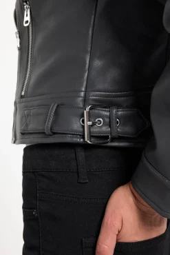 Cazadora corta efecto piel