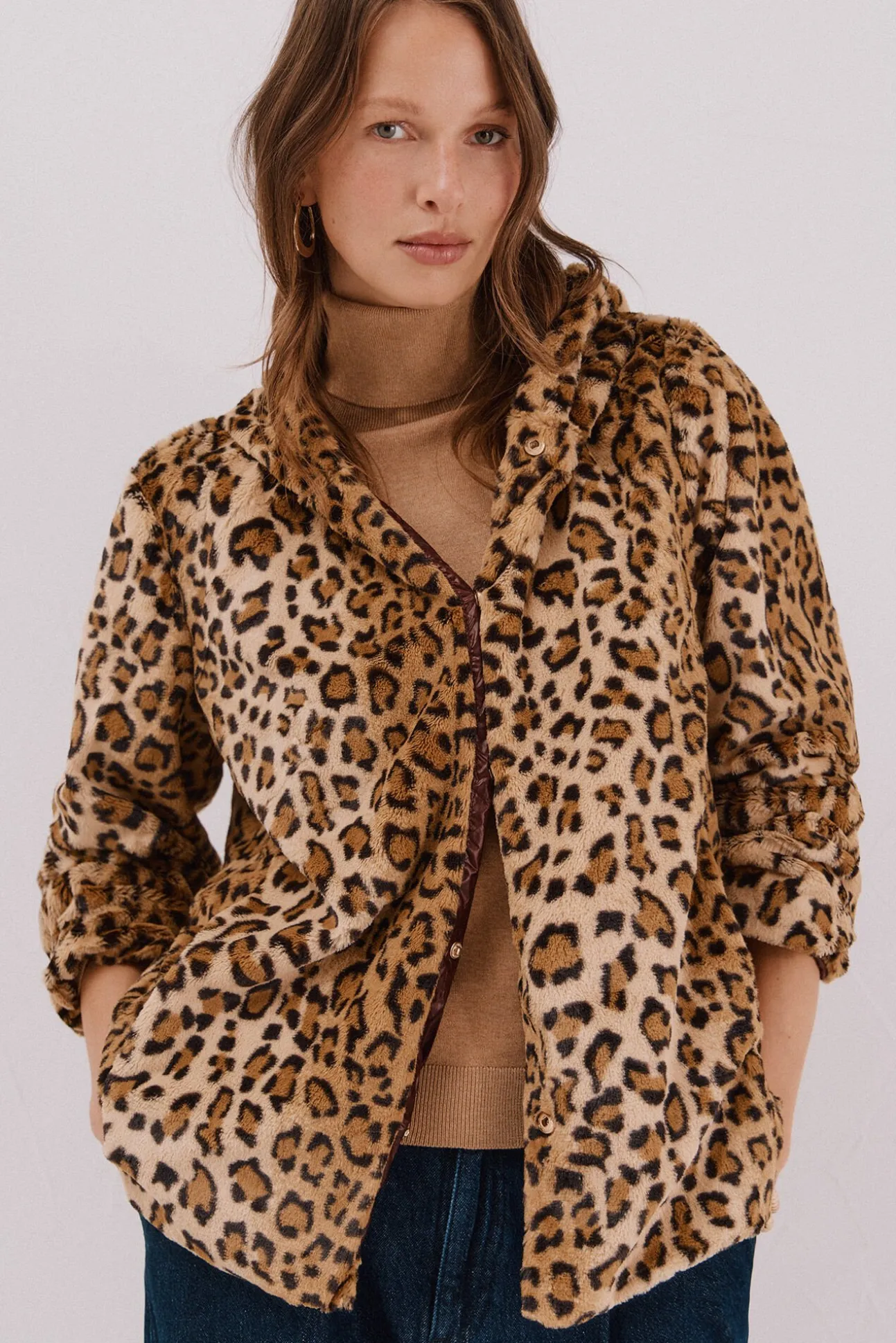 Cazadora corta reversible efecto pelo