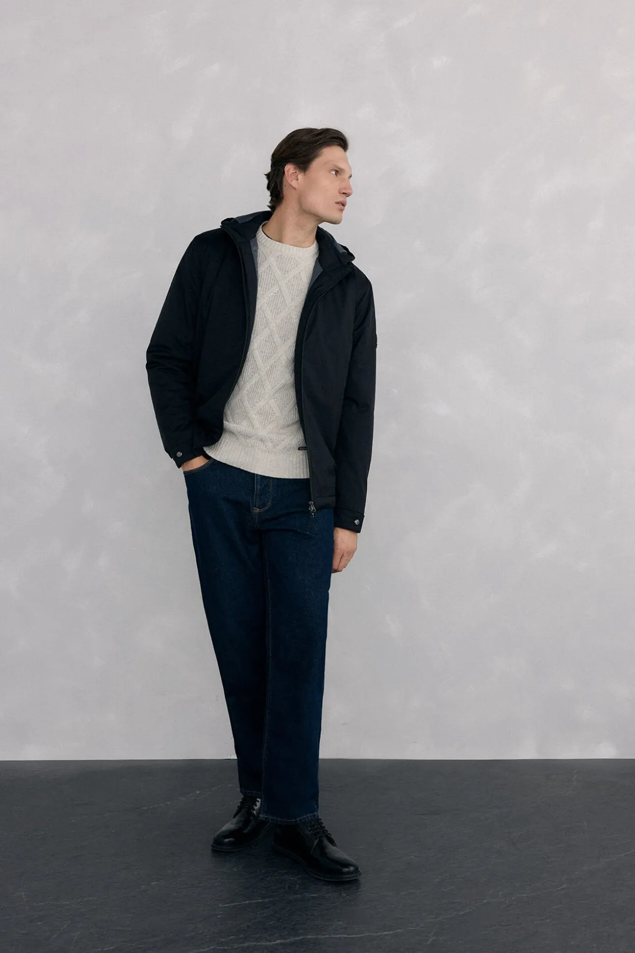 Cazadora cremallera con capucha