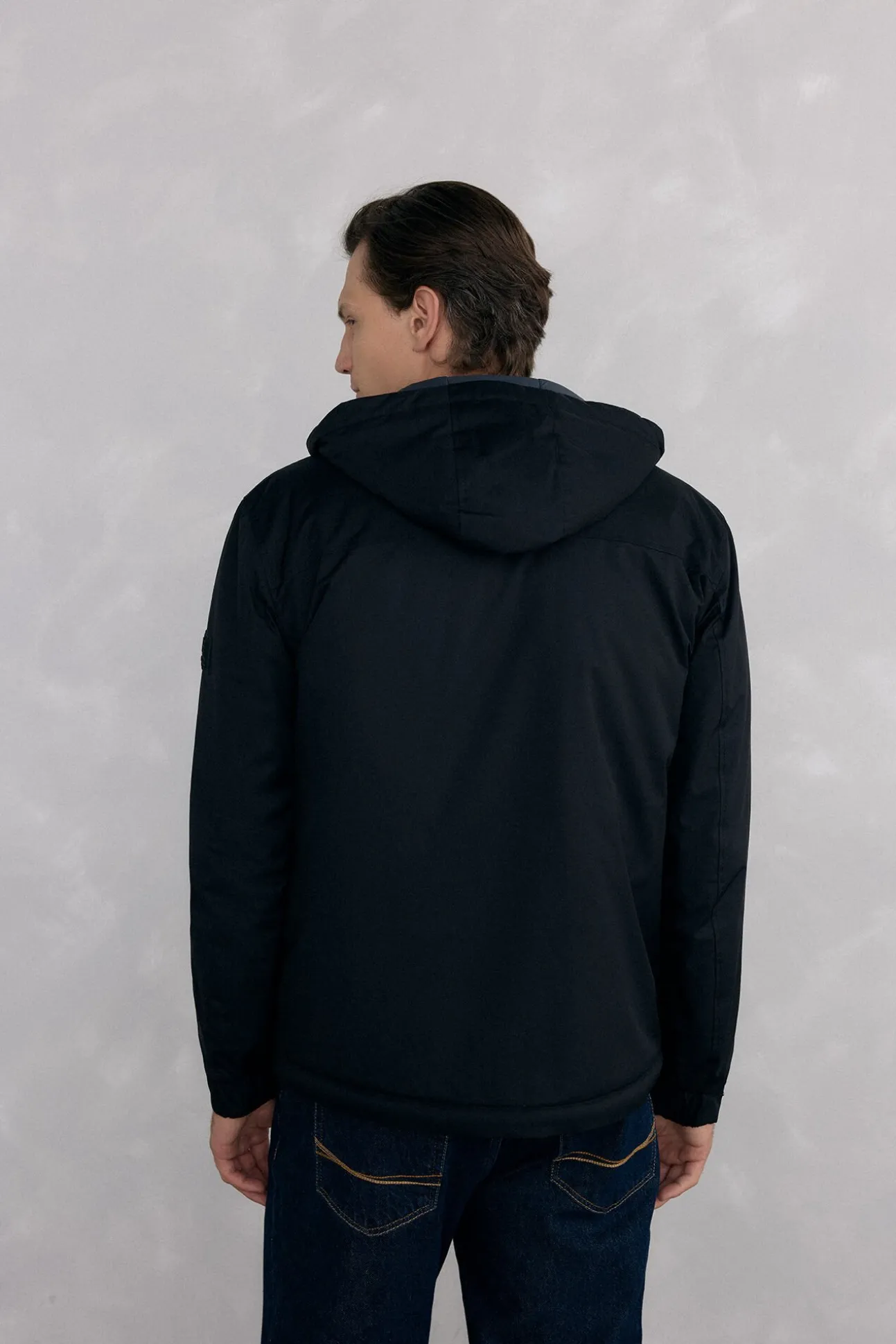 Cazadora cremallera con capucha