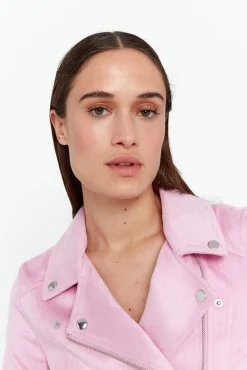 Cazadora de ante con tachuelas