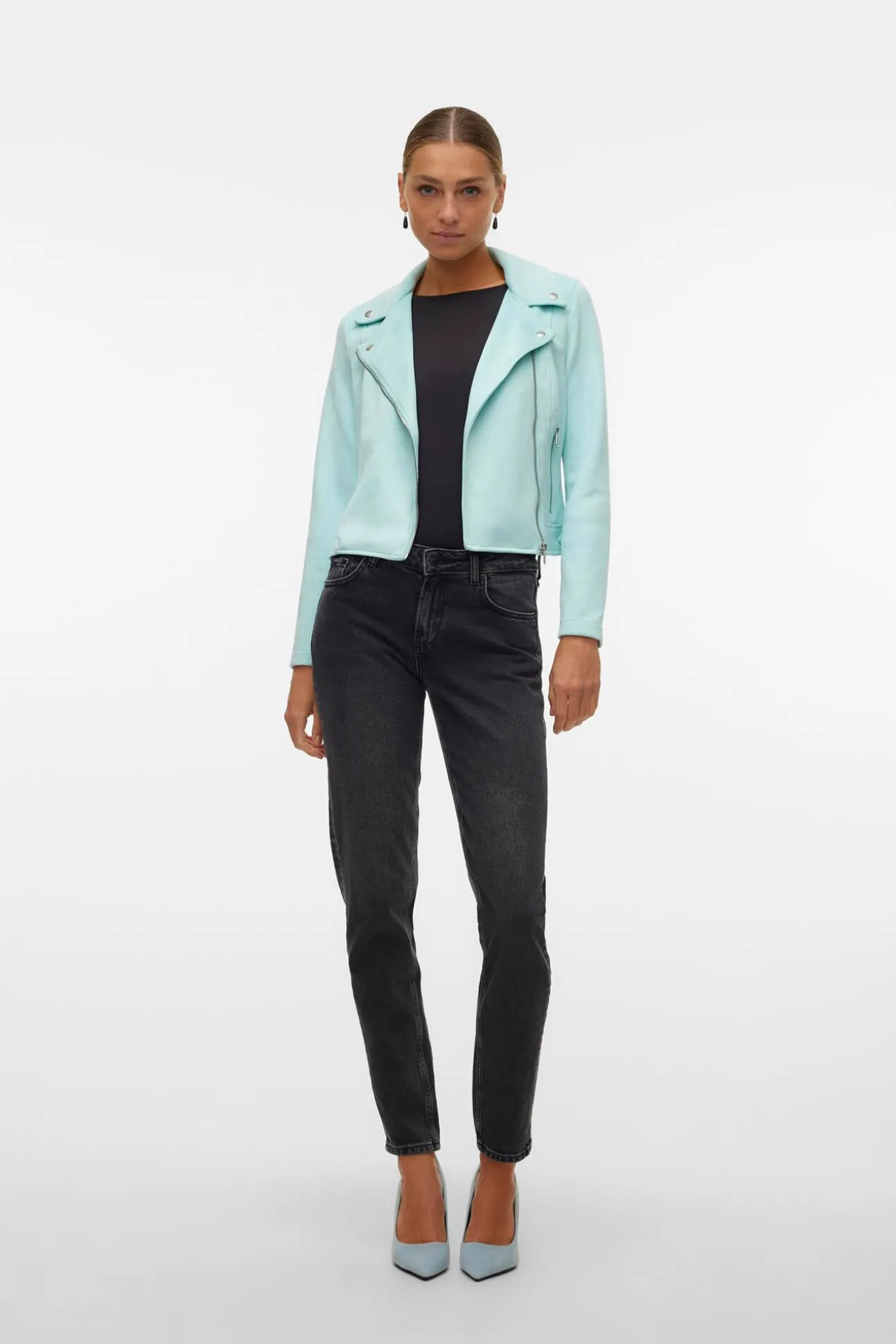 Cazadora de ante con tachuelas