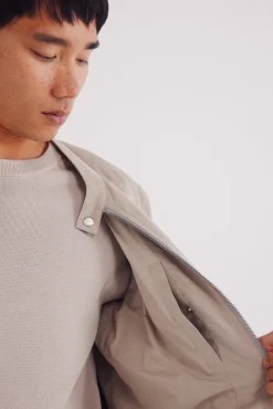 Cazadora efecto ante microperforados