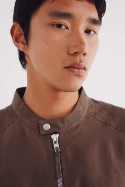 Cazadora efecto ante microperforados