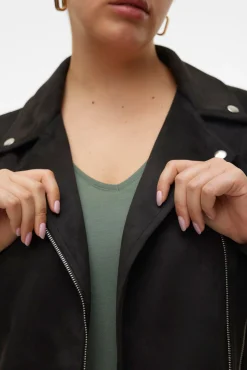 Cazadora efecto piel talla grande