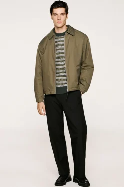 Cazadora técnica repelente al agua