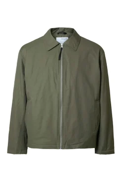 Cazadora técnica repelente al agua