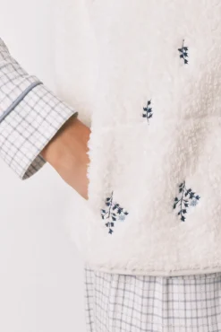 Chaleco corto borreguito blanco bordado