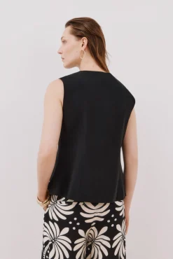 Chaleco cuello redondo