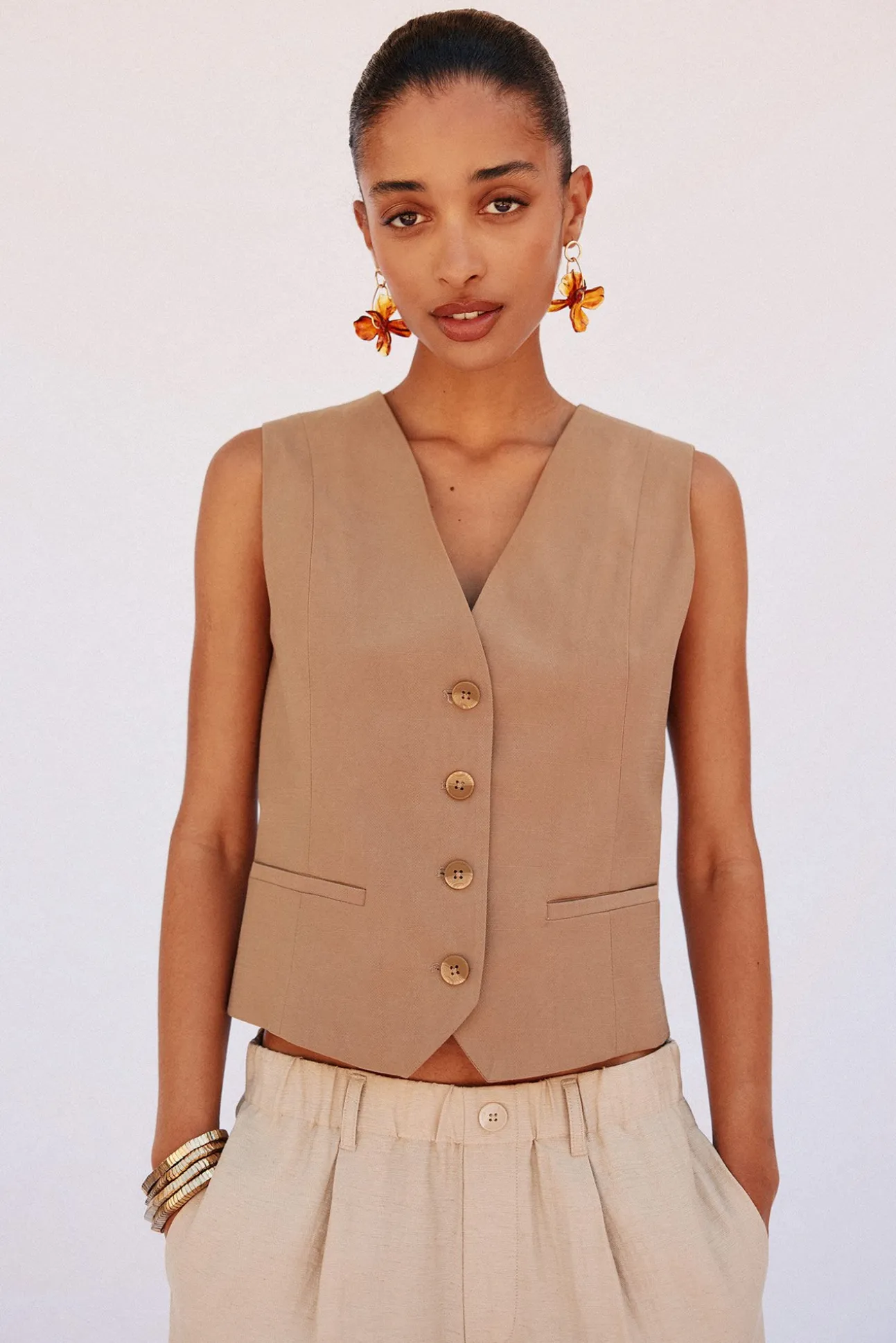 Chaleco de escote pico