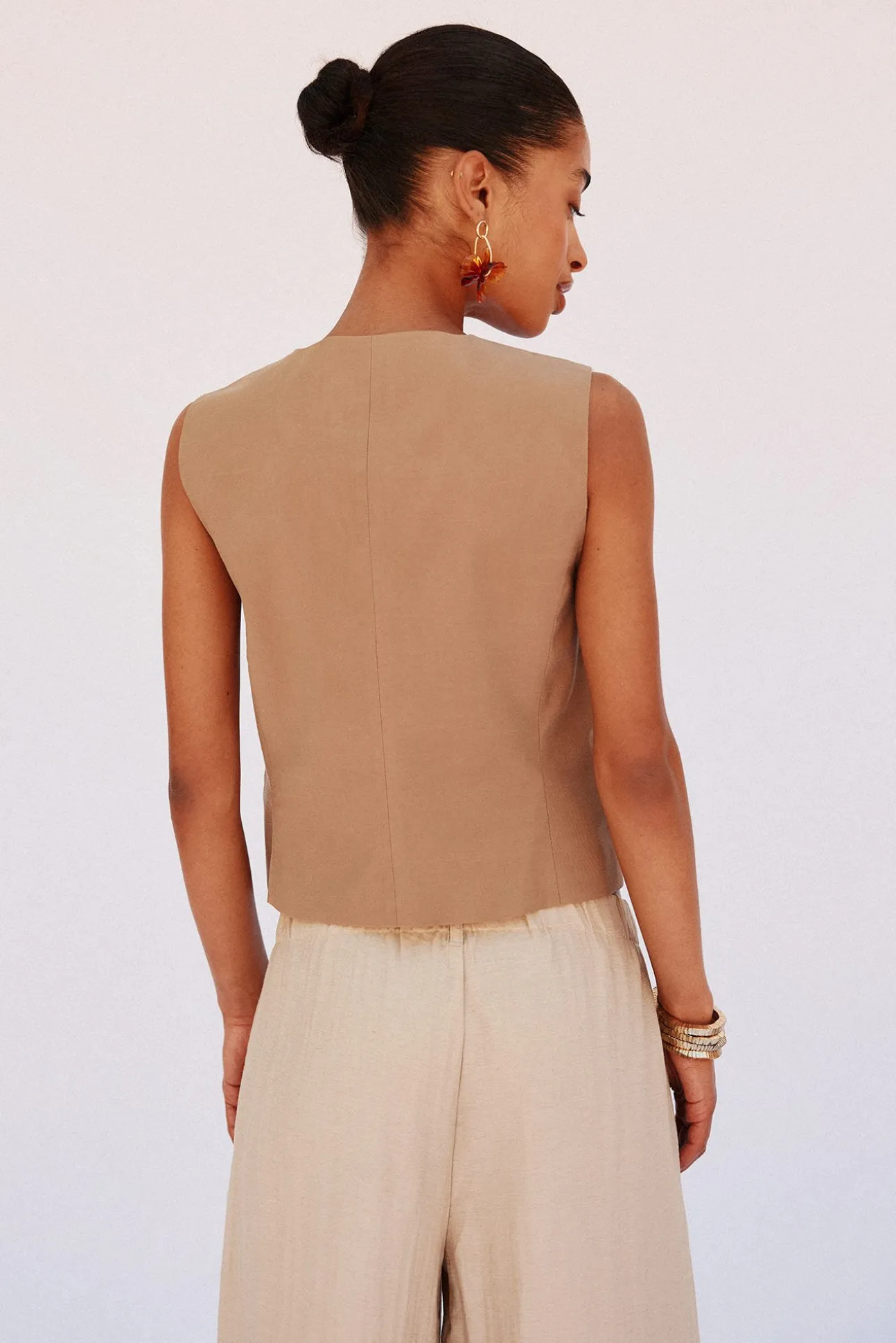 Chaleco de escote pico