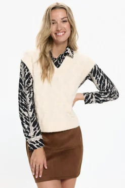 Chaleco de punto cuello pico