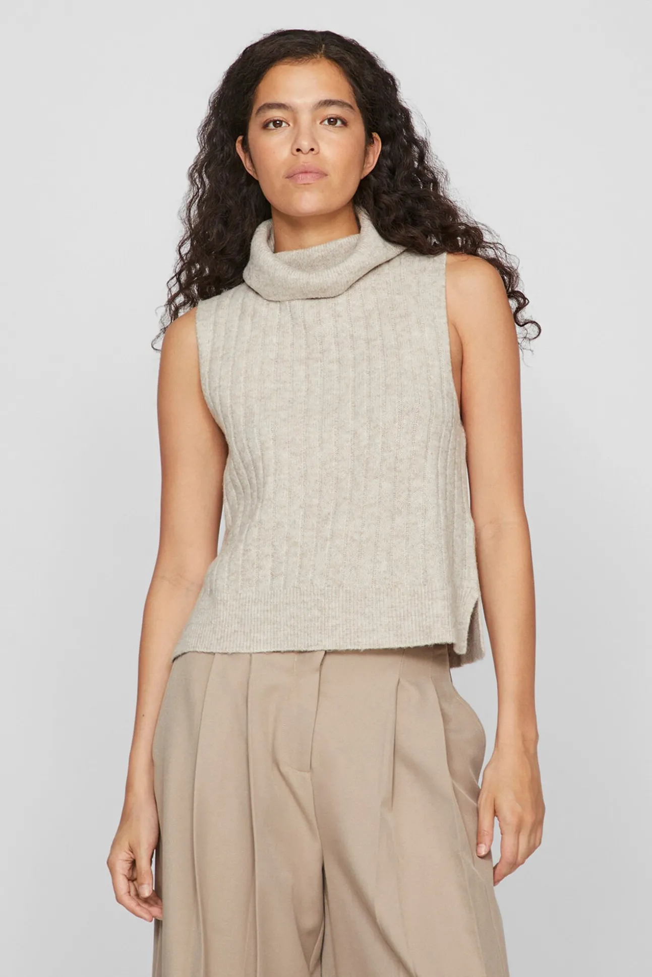 Chaleco de punto de cuello vuelto