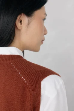 Chaleco de punto lana calados