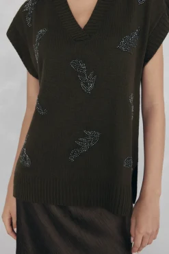 Chaleco de punto pico con pedrería bordada