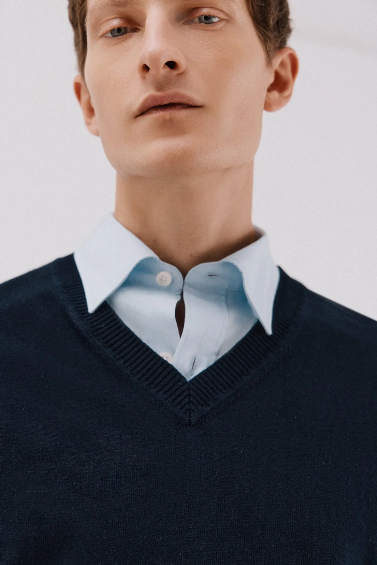 Chaleco punto algodón cashmere cuello pico