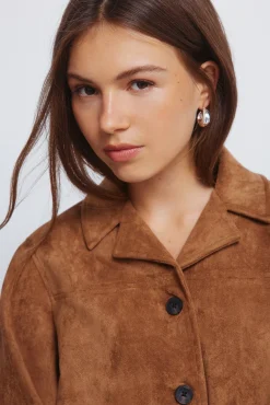 Chaqueta antelina corta botones