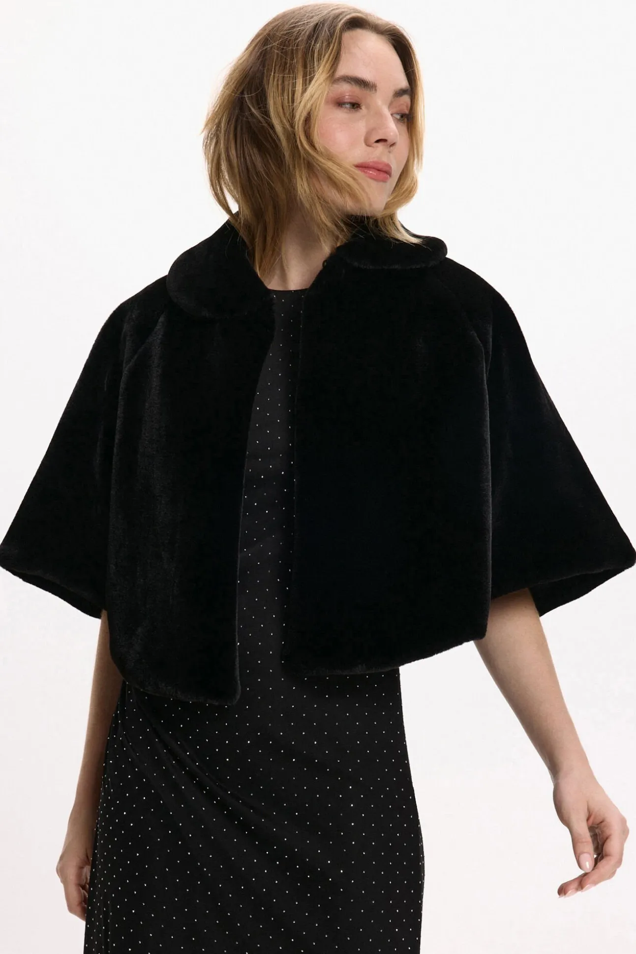 Chaqueta capa de pelo sintético