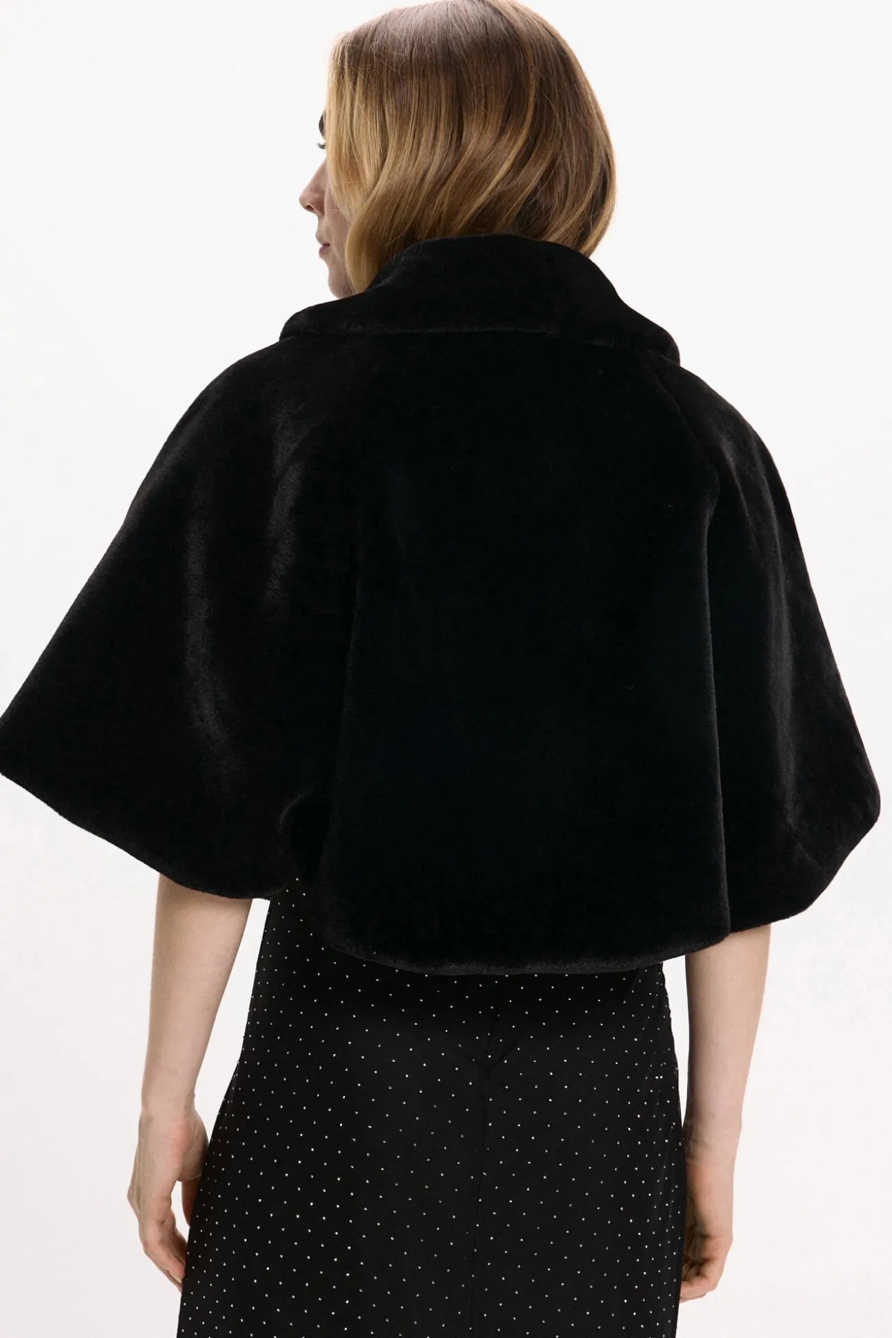 Chaqueta capa de pelo sintético