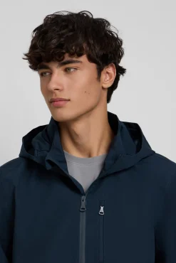 Chaqueta capucha cortavientos