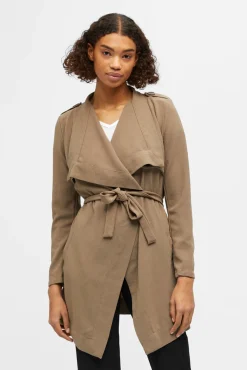 Chaqueta con cinturón